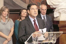 Raquel Alexandra (ex-vogal do regulador dos media), Luísa Roseira (vogal), Carlos Magno (presidente) e Alberto Arons de Carvalho (vice-presidente) 