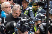 Cardeal Pell à chegada ao tribunal