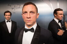 Imagens de cera de alguns dos atores que já vestiram a pele de James Bond