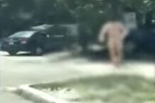 Alexander Sperber, de 25 anos andou a distribuir o dinheiro que roubou num banco nas ruas, todo nu