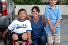 Angaria dinheiro para comprar cadeira de rodas ao melhor amigo