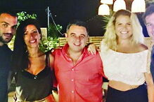 2017-07-29_00_54.01 Ruben e Ana Moura encontraram Katia Aveiro em Vilamoura e deixaram-se fotografar. A irmã de CR7 publicou a foto.jpg