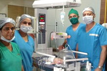 Bebé nasce grávido de irmão gémeo