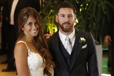 Messi casou em cerimónia de luxo com passadeira vermelha 