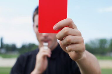 Árbitro cartão vermelho