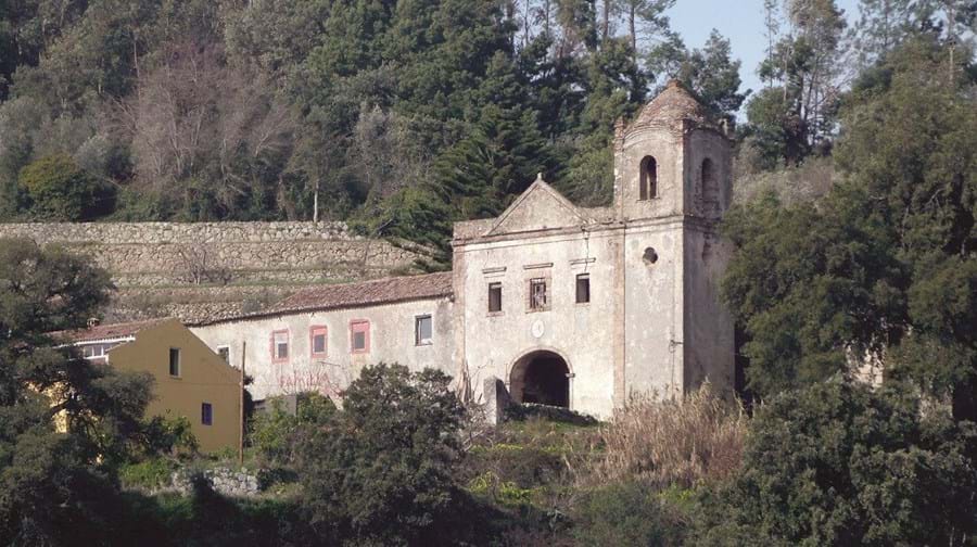Após aquisição do convento, a Câmara de Monchique vai começar por consolidar a ruína para evitar desmoronamentos