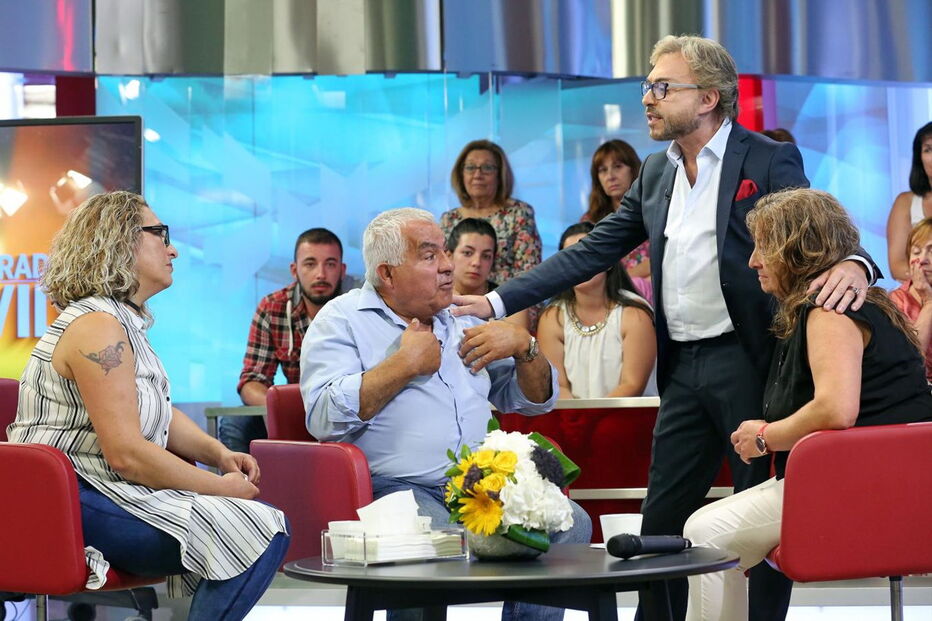 Helena (esq.), Domingos e Paula reecontraram-se no programa ‘Separados pela Vida’, apresentado por Duarte Siopa 