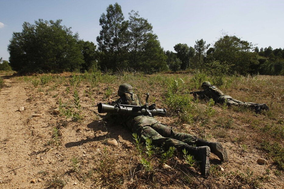 Lança-granadas anti-carro foram furtados dos dois paióis. Podem estar fora do País