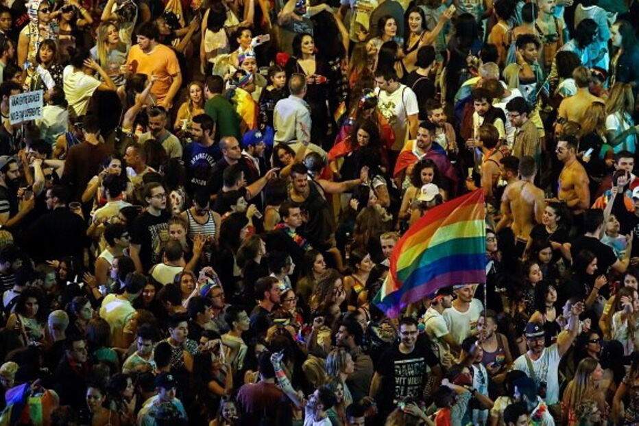 Jesus Generelo, Madrid, Pelos, Grã-Bretanha, LGBTI, Estados Unidos, Nova Iorque, presidente, União Europeia, Chechénia, Rússia, Organização Mundial de Saúde, 10.º Festival do Orgulho Gay, Londres, Toronto, Espanha, questões sociais