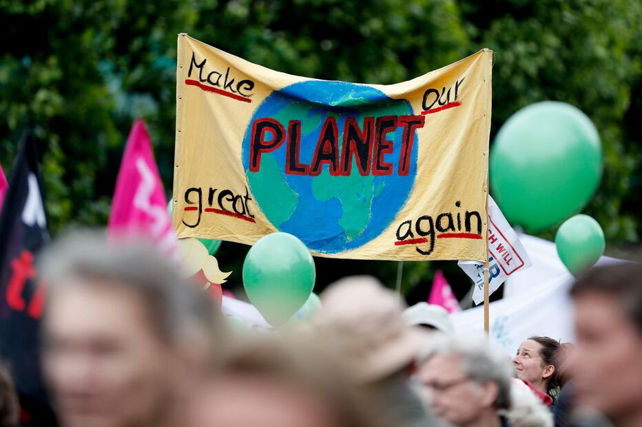 Milhares de pessoas protestaram em Hamburgo contra a cimeira do G20