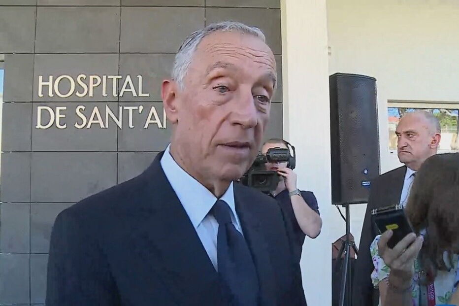 O Presidente da República, Marcelo Rebelo de Sousa, falou aos jornalista durante visita ao Hospital de Sant'ana