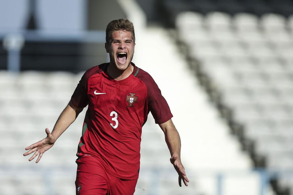 Imagem de arquivo da equipa portuguesa sub-19 a celebrar um golo