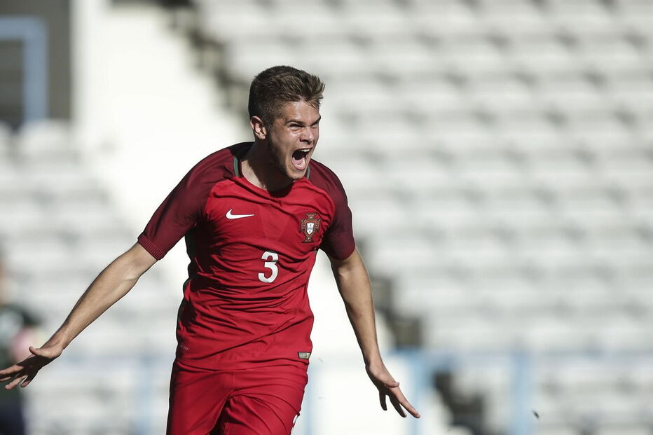 Imagem de arquivo da equipa portuguesa sub-19 a celebrar um golo