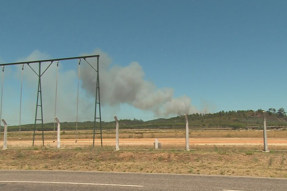 Incêndios junto a Base Aérea de Tancos