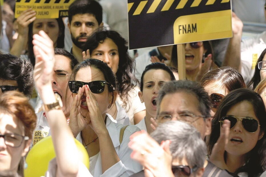 médicos, greve, saúde, hospitais, agosto, paralisação, sindicato