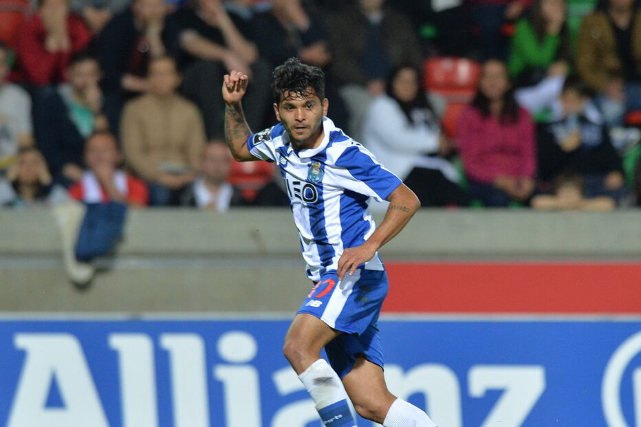 AC Milan, Corona, desporto, fc porto, futebol, italiano, Borussia de Dortmund.