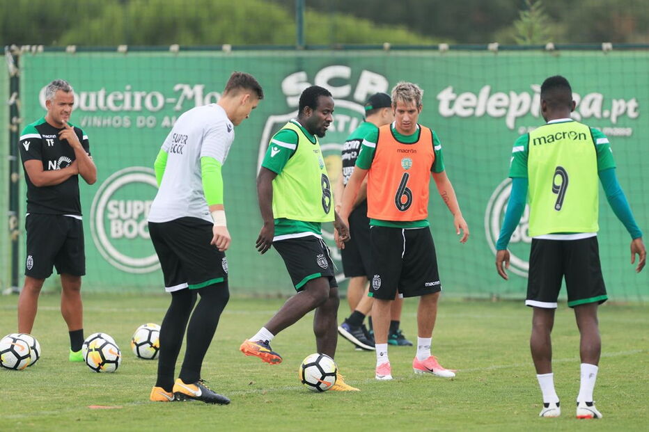 Doumbia e Fábio Coentrão no treino do Sporting em Alcochete