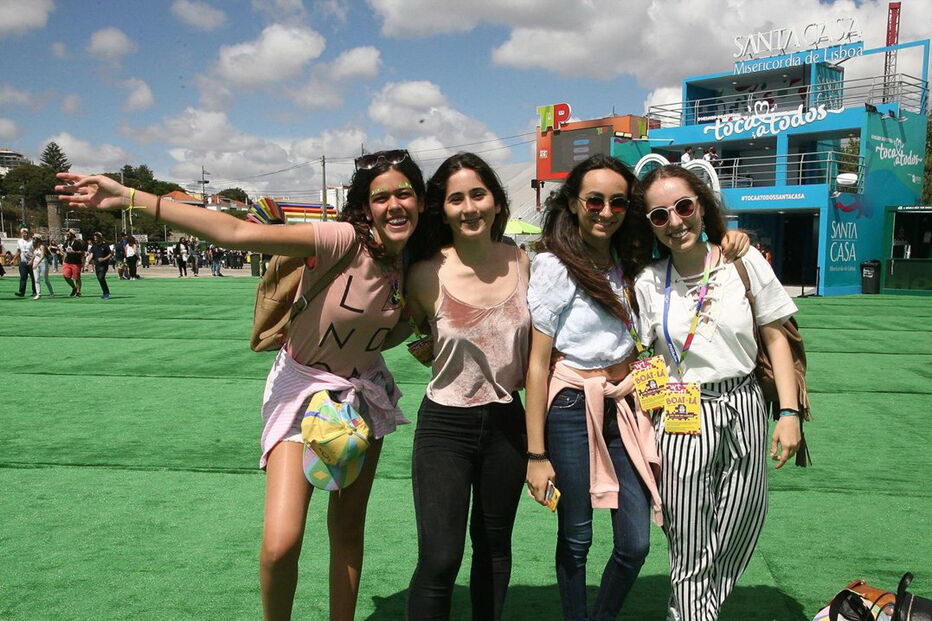 Imagens do recinto do Alive no primeiro dia do festival