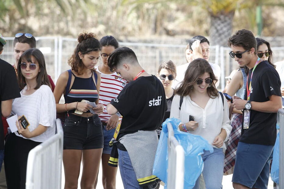 Imagens do recinto do Alive no primeiro dia do festival