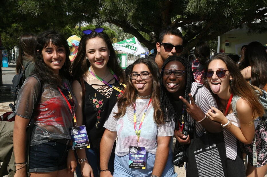 Imagens do recinto do Alive no primeiro dia do festival