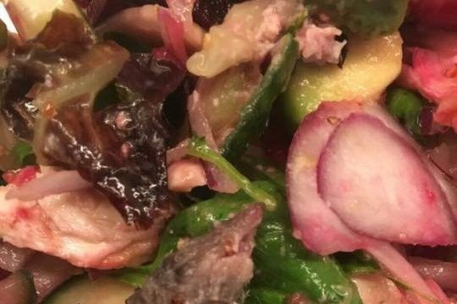 Rato morto foi encontrado em salada