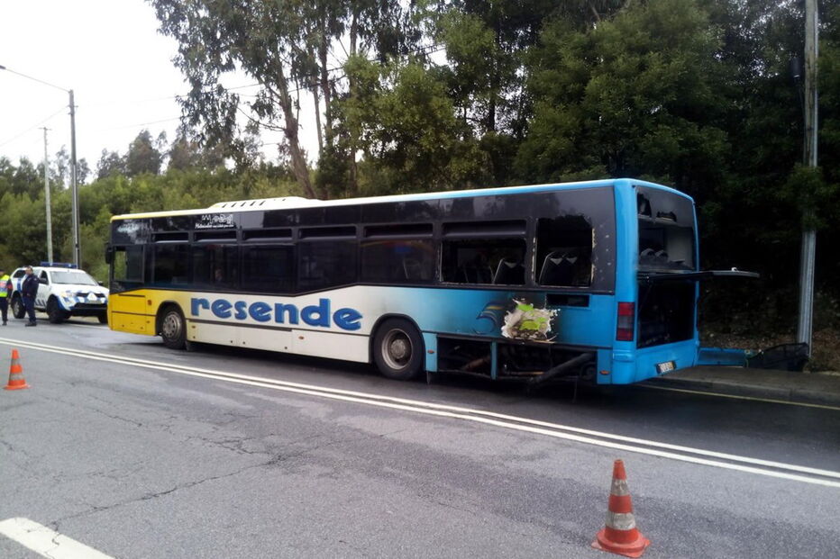 Autocarro da mesma empresa já se havia incendiado em abril do ano passado
