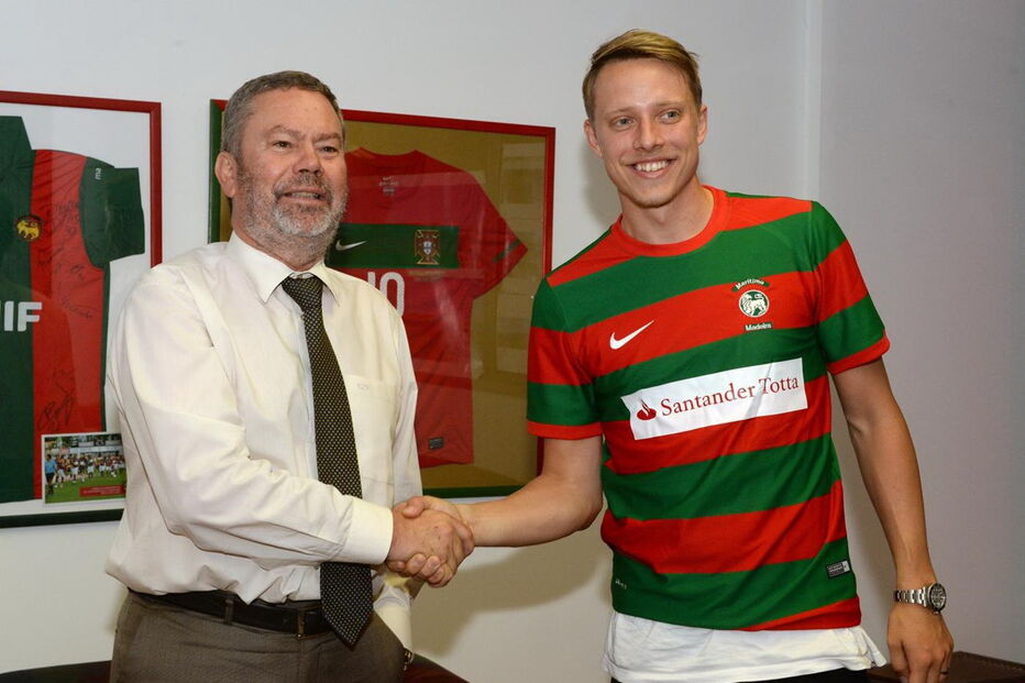 O presidente do Marítimo, Carlos Pereira (à esquerda)