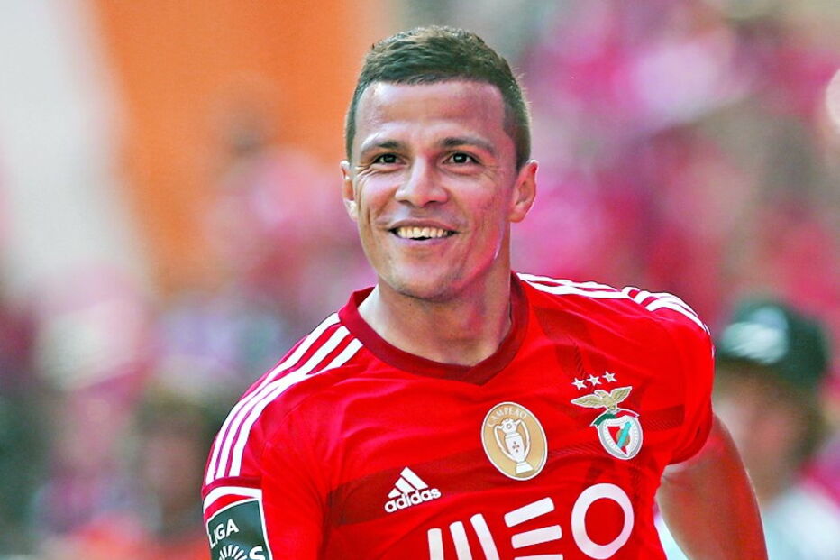Lima tem 34 anos e representou o Benfica entre 2012 e 2015   