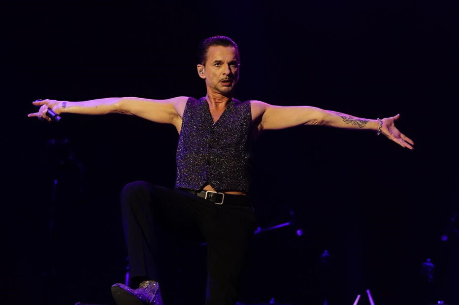 Alive termina em festa com Depeche Mode