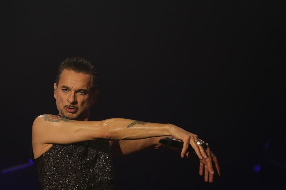 Alive termina em festa com Depeche Mode