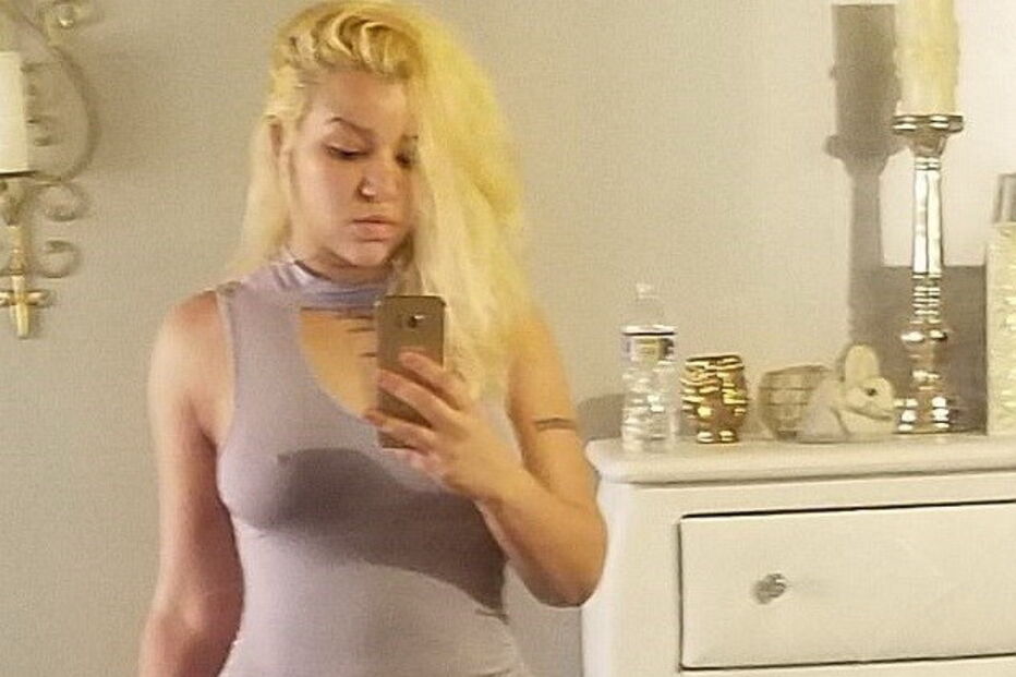 Mulher de 49 anos recebe queixas na polícia por gemidos durante o sexo