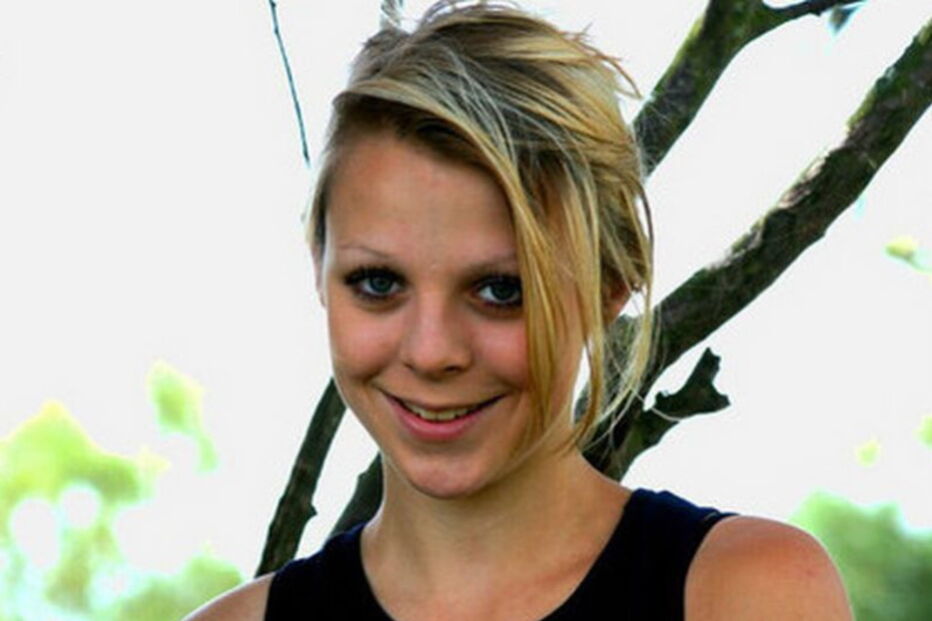 Abbey Parkes, Hospital Royal Stoke, Logynon, Fator, Reino Unido, Leiden, Amanda Parkes, questões sociais, morte, grupos populacionais, jovens, pílula, métodos contracetivos