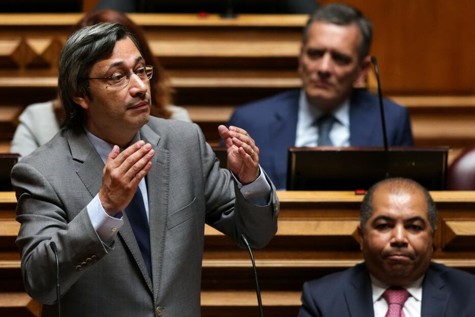 João Vasconcelos, Estado da Internacionalização, CDS-PP, ministros da Defesa e da Administração, Assuntos Fiscais, CDS, Indústria, primeiro-ministro, Interna, Ministério Público, Estado, Nuno Magalhães, Governo, deputado do CDS-PP, Forças Armadas, Europa, Jorge Costa Oliveira, economia, negócios e finanças, política