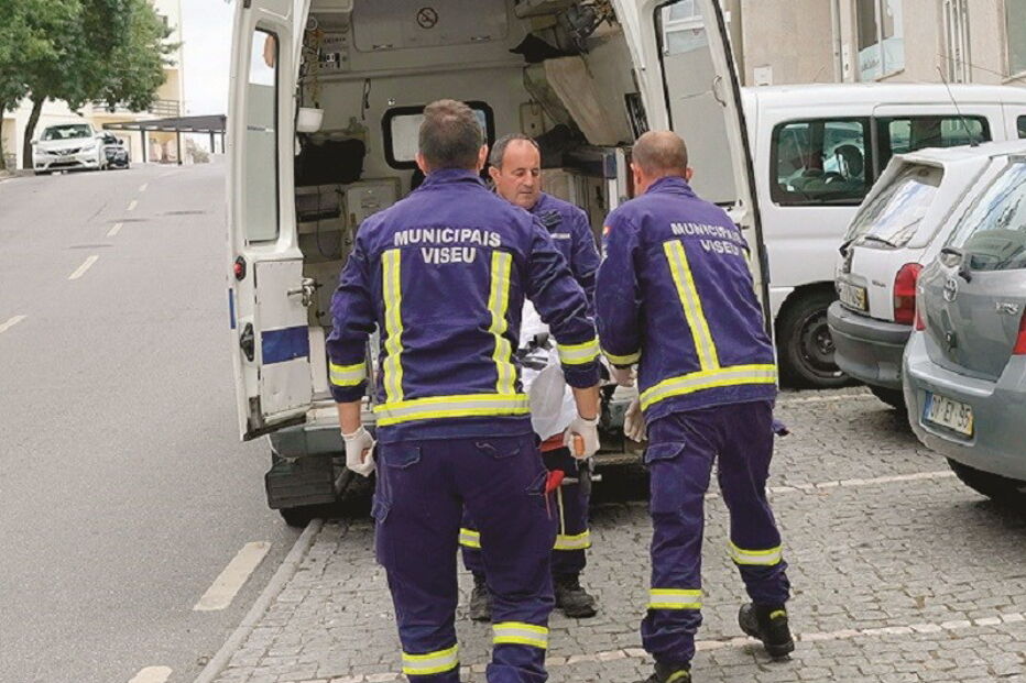Corpo foi removido pelos bombeiros 