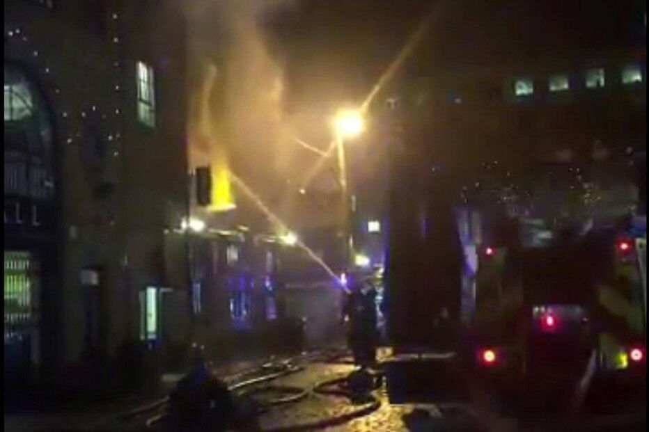 Fogo no mercado de Camden, em Londres