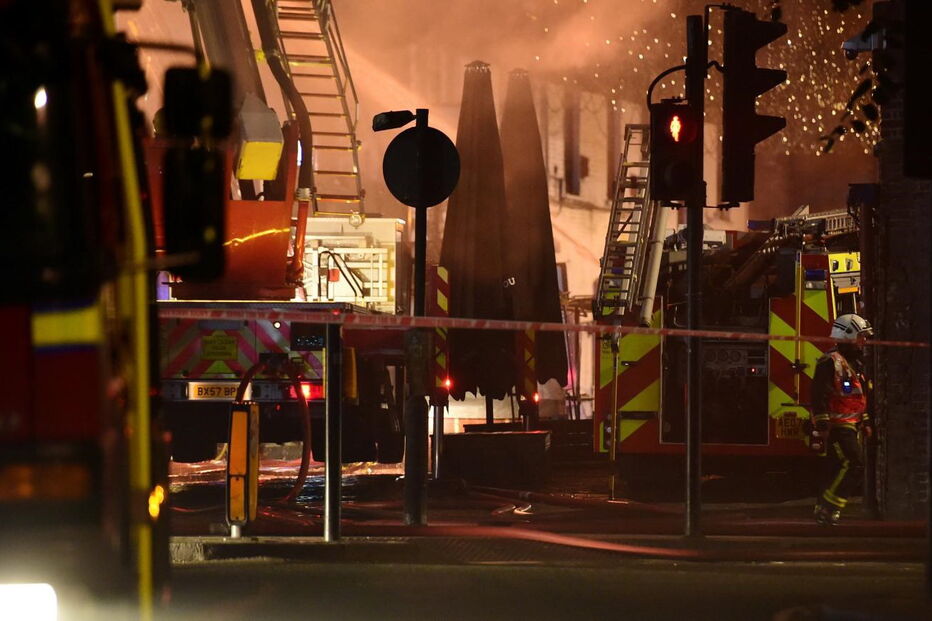 Fogo no mercado de Camden, em Londres