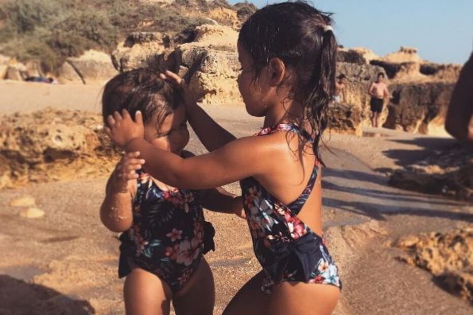 Carolina Patrocínio tem partilhado fotografias das filhas Diana e Frederica nas redes sociais