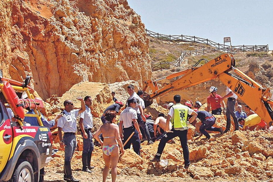 Arribas, Maria Luísa, Ana Vidigal, Proteção Civil, Associação de Nadadores-Salvadores de Albufeira, Autoridade Marítima Nacional, Albufeira, Acidente, Polícia Marítima, Câmara de Albufeira, acidentes e desastres, questões sociais, assistência prolongada