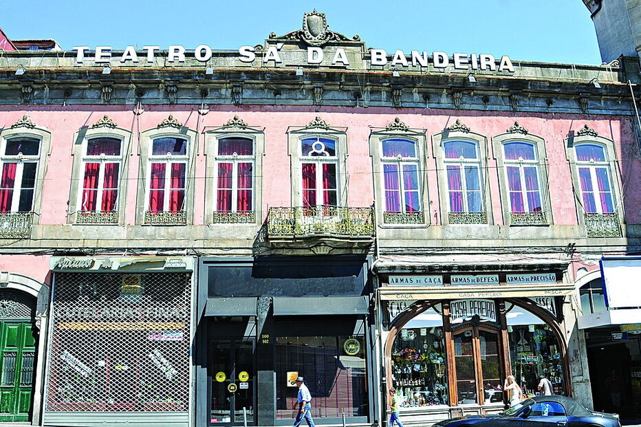 Teatro Sá da Bandeira está inserido numa zona de proteção do centro histórico do Porto e está à venda há vários anos
