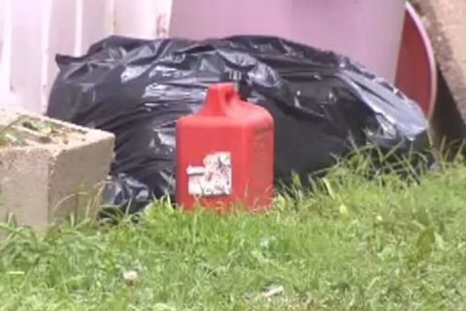 Leigh Ann Sepelyak está acusada de pegar fogo ao namorado, Grady Spencer