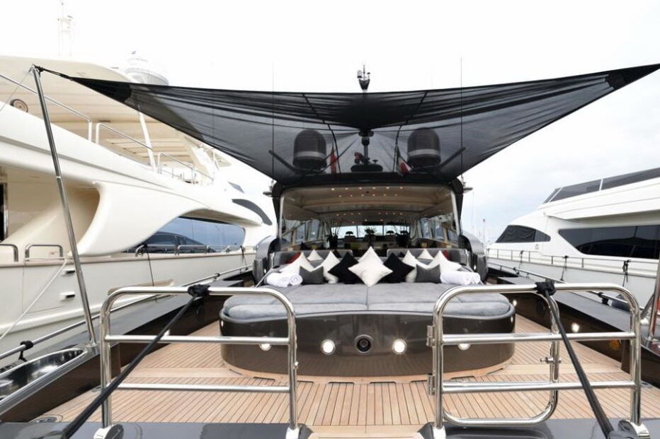 Iate alugado por Ronaldo foi inspecionado pelo Fisco