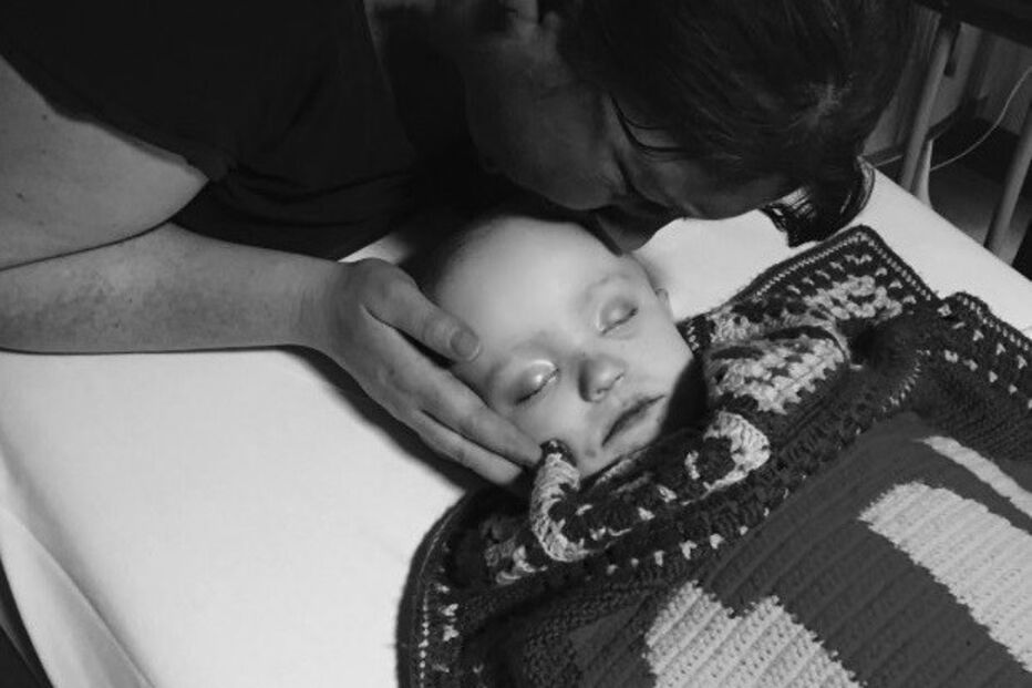 A mãe de 35 anos despede-se do pequeno Daniel 