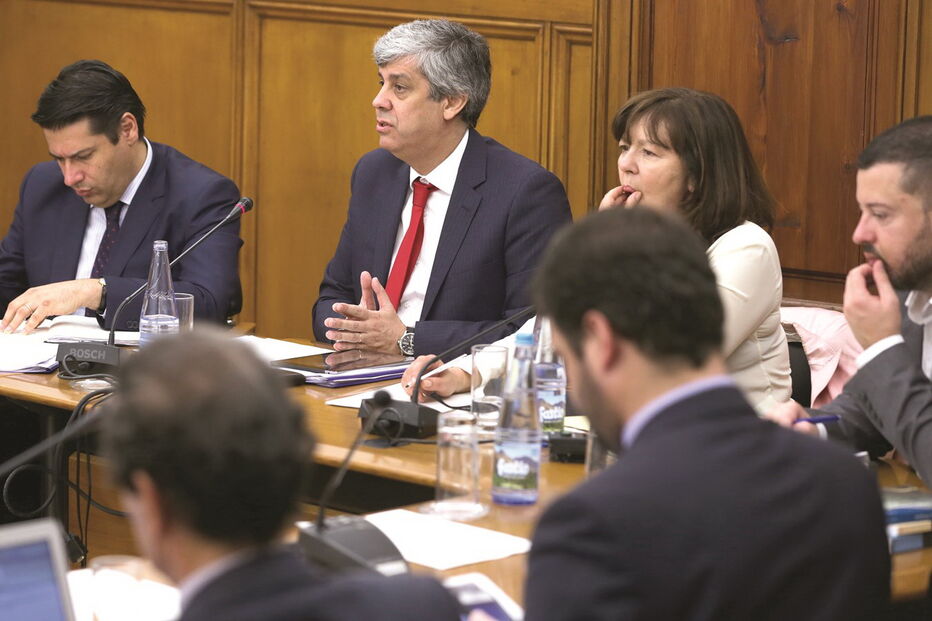 Mário Centeno diz que supervisão e reguladores falharam ao permitir venda de produtos financeiros fraudulentos 