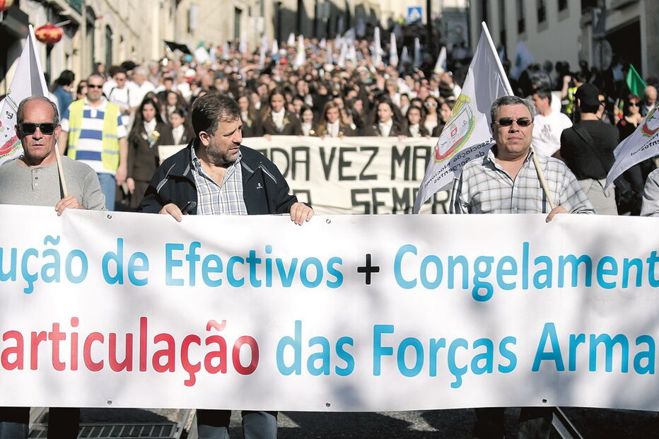 Militares fizeram vários protestos entre 2013 e 2015 contra as alterações ao Estatuto de Militar das Forças Armadas e as medidas de austeridade
