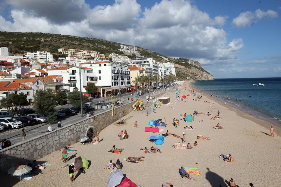 A praia da Califórnia, em Sesimbra