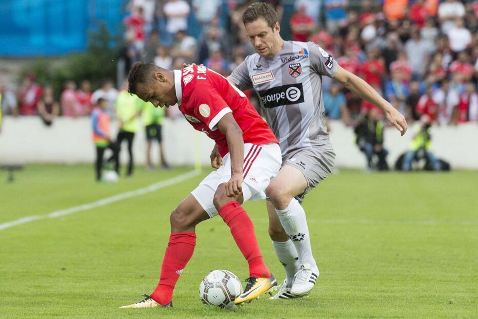 Jonas, Neuchatel Xamax, Benfica, Seferovic, Young, Uhrencup, Boys, desporto, futebol