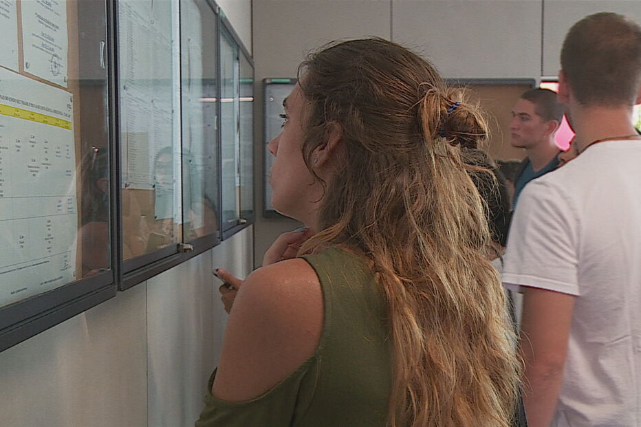 Exames nacionais, notas, estudantes, alunos