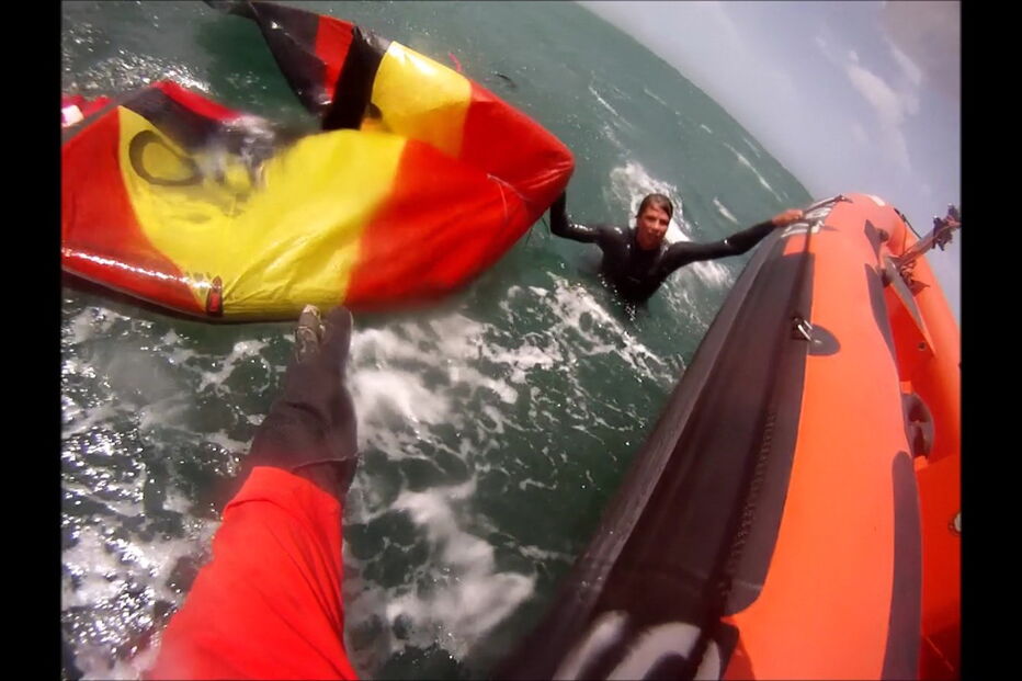 Kitesurfista alemã resgatada na Ericeira