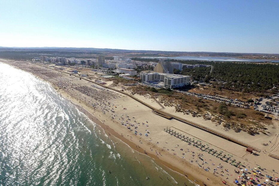 O novo passadiço da praia de Monte Gordo