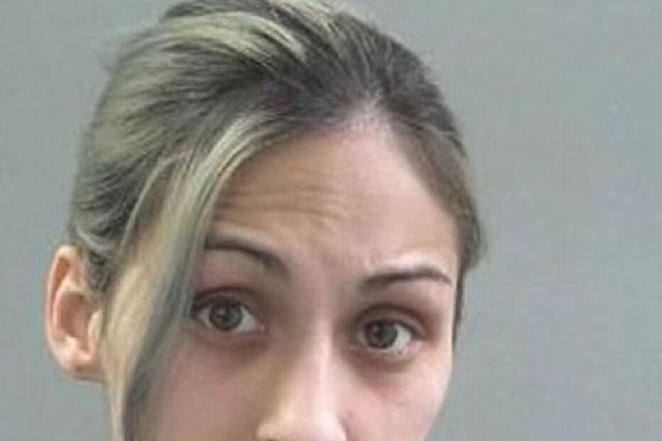 Os pais, Miller Costelo, de 25 anos e Brenda Emile, de 22 estão acusados de matar a filha bebé de três anos